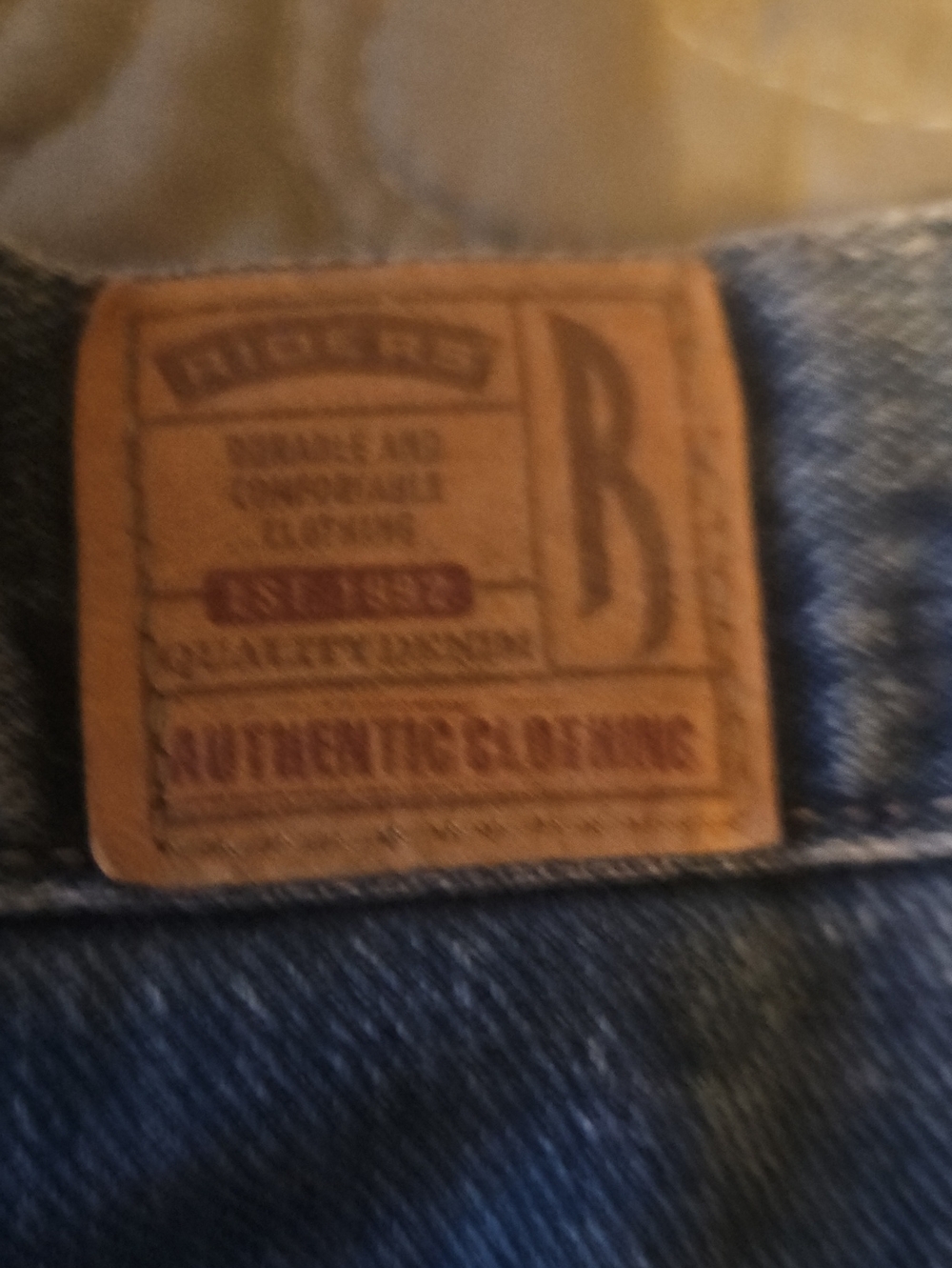 Straight Leg Women's Jeans in Mid Blue - Brand Unknown